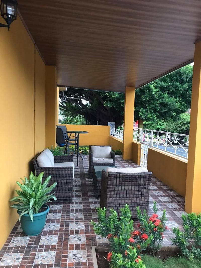 Hostal Casa Amiga image