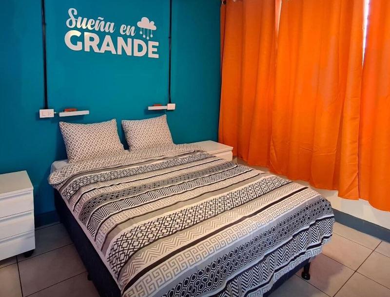 Hostal Casa Amiga image