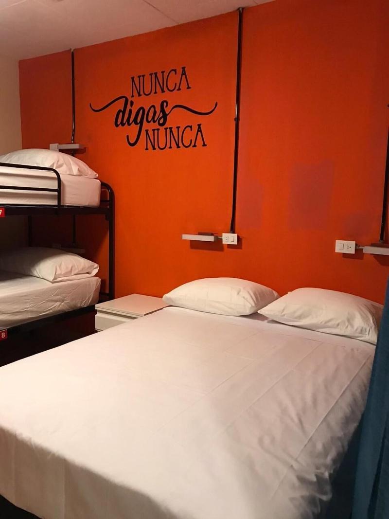 Hostal Casa Amiga image