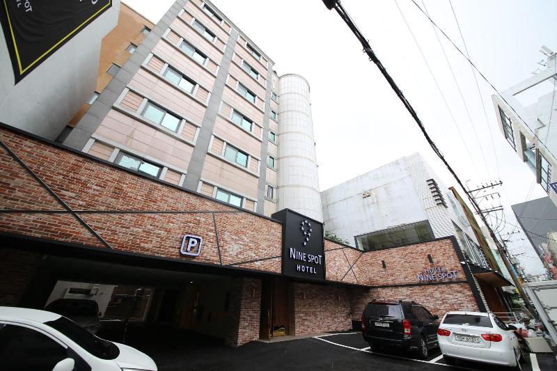 Ninespot Hotel image