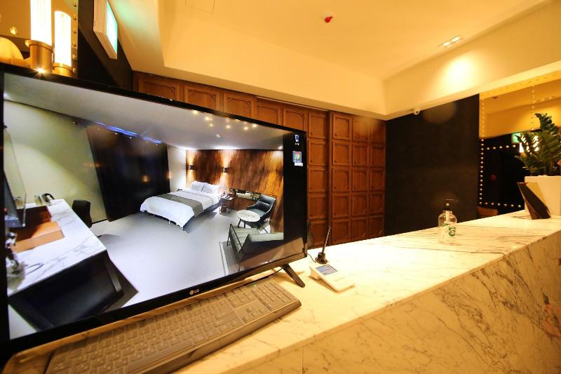 Ninespot Hotel image
