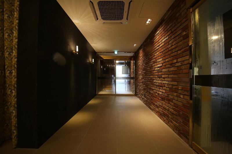 Ninespot Hotel image
