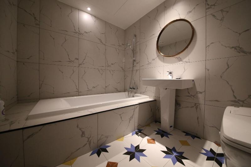 Ninespot Hotel image