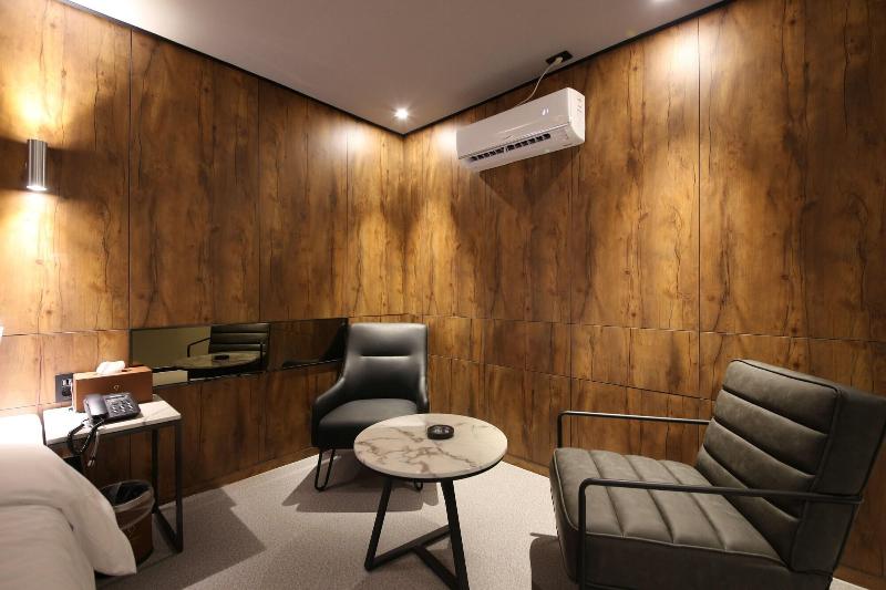 Ninespot Hotel image