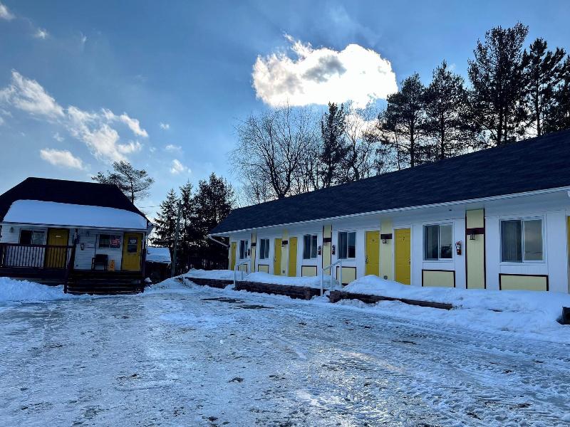 Skyland Motel Inn Suites — photo 2