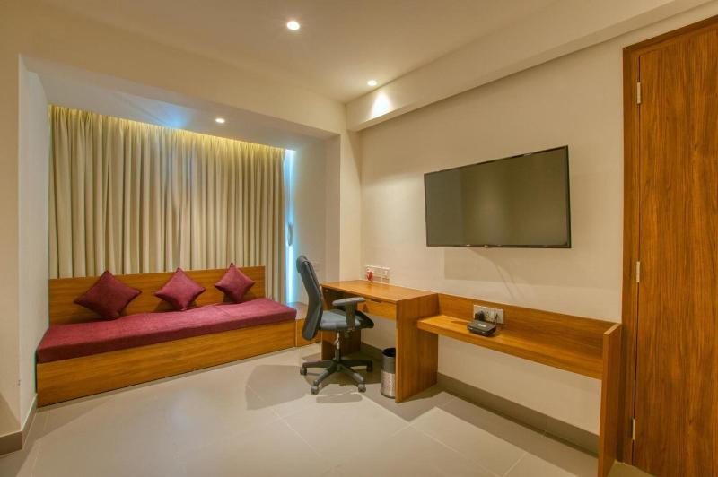 Lilac Hotel 5th Block image