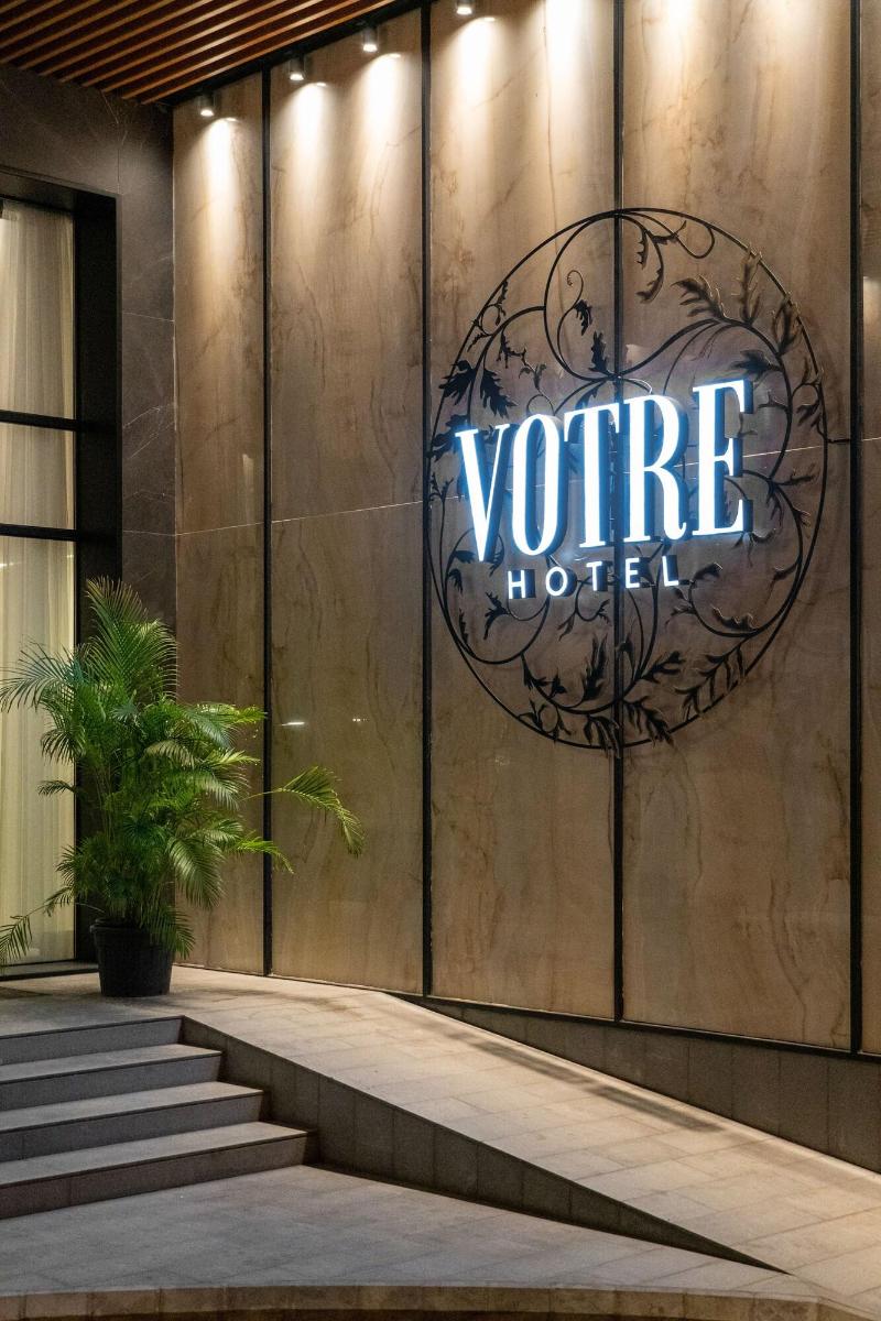 Votre Hotel image
