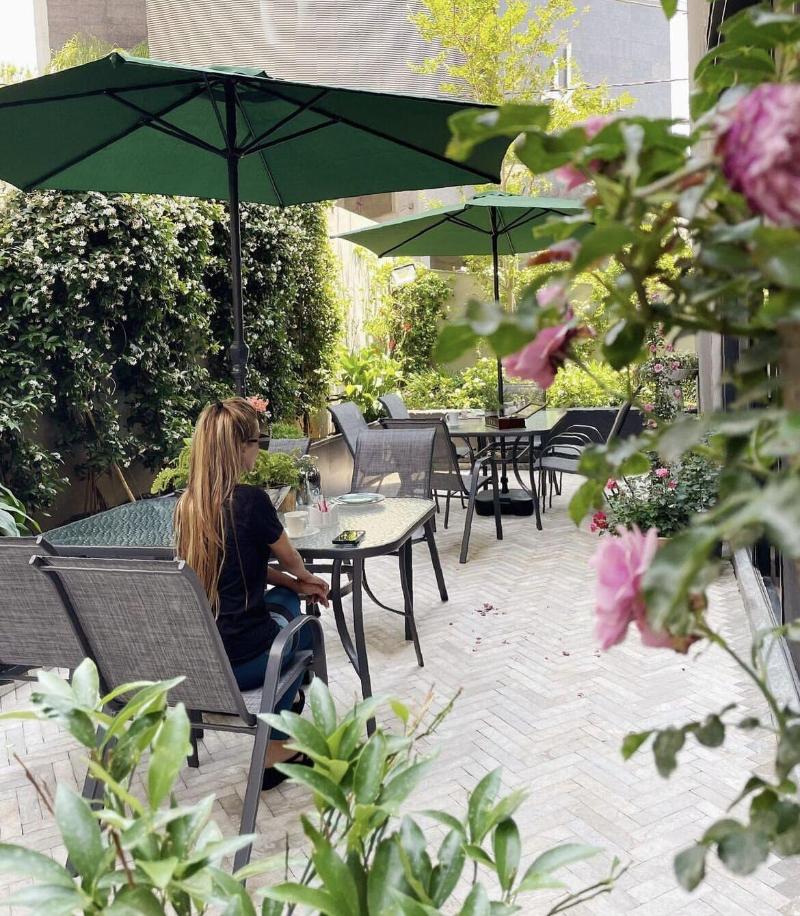 Votre Hotel image