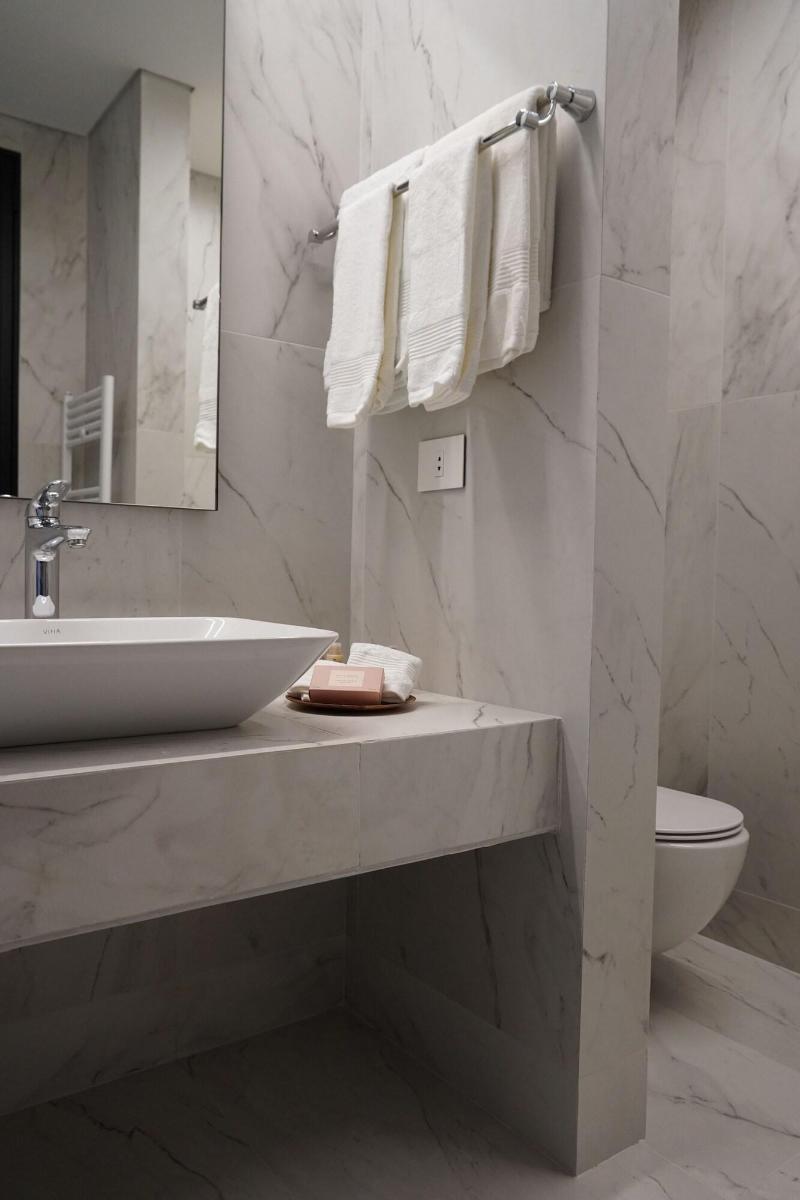 Votre Hotel image