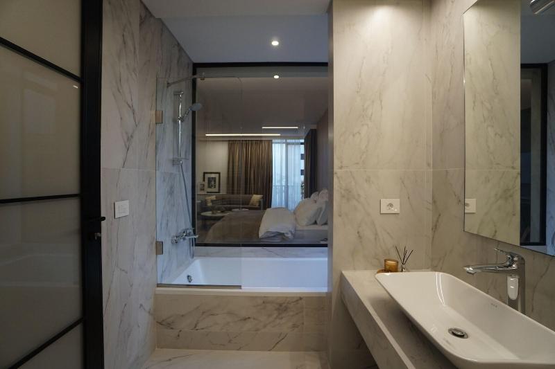 Votre Hotel image
