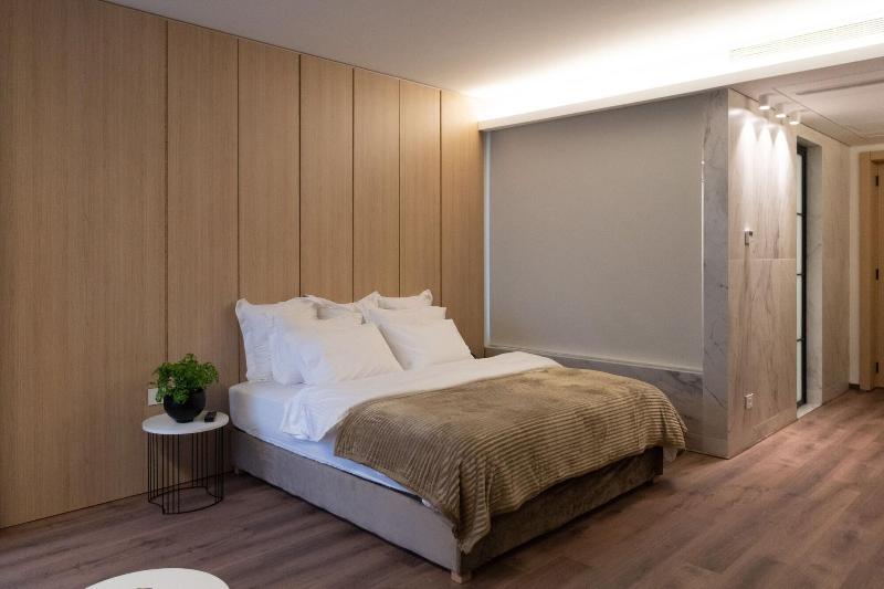 Votre Hotel image