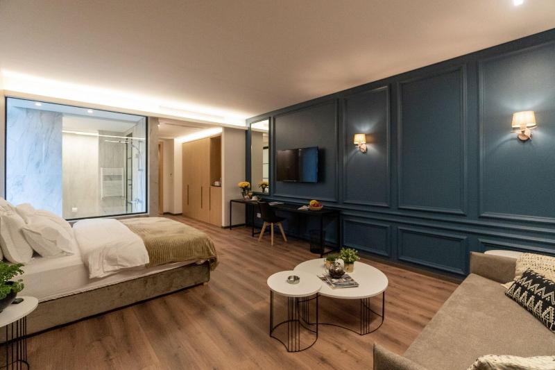 Votre Hotel image
