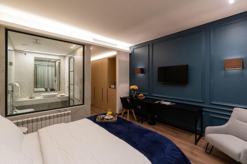 Votre Hotel image