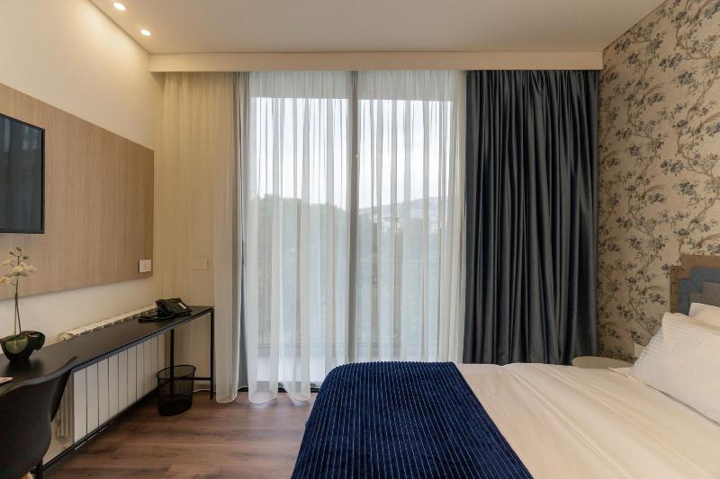 Votre Hotel image