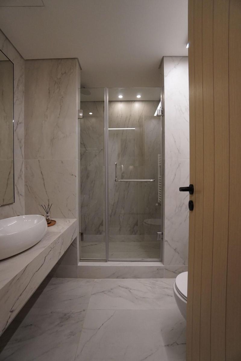 Votre Hotel image