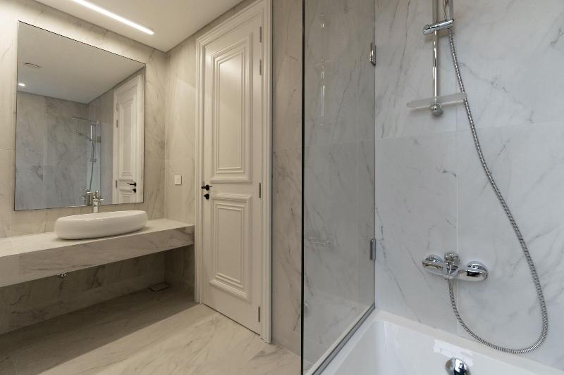 Votre Hotel image