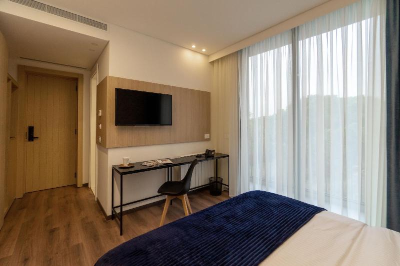 Votre Hotel image