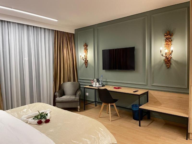 Votre Hotel image