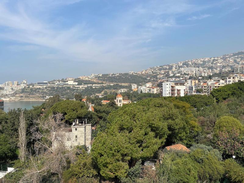 Votre Hotel image