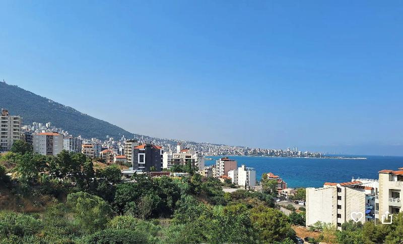 Votre Hotel image