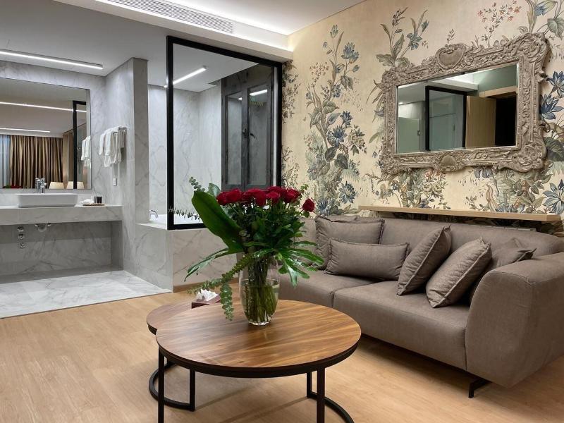 Votre Hotel image