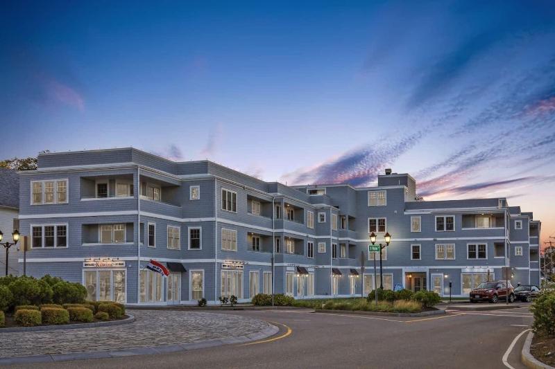 Harbourtown Suites — general view