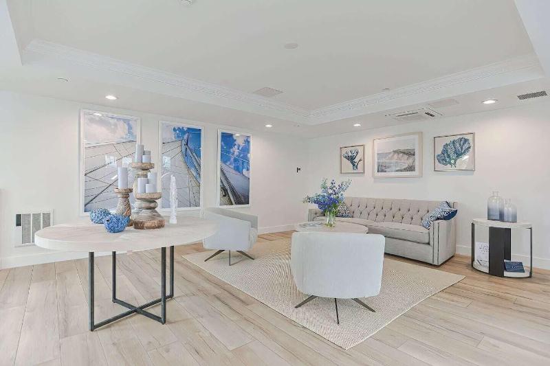 Harbourtown Suites image