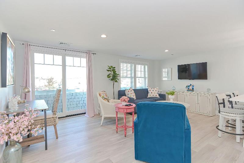 Harbourtown Suites image