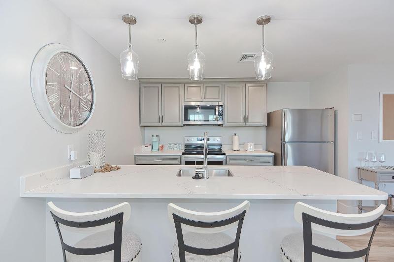 Harbourtown Suites image