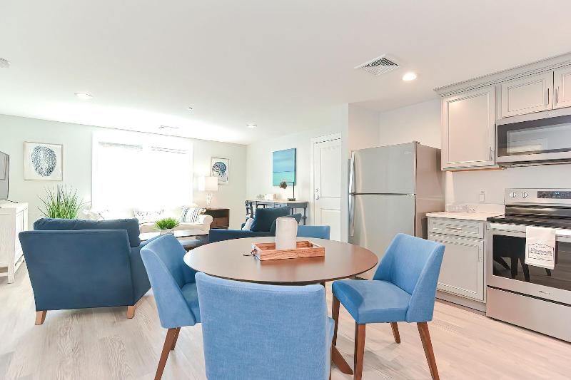 Harbourtown Suites image