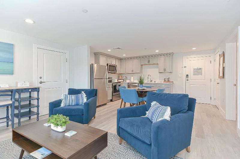 Harbourtown Suites image