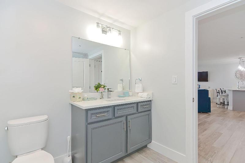 Harbourtown Suites image