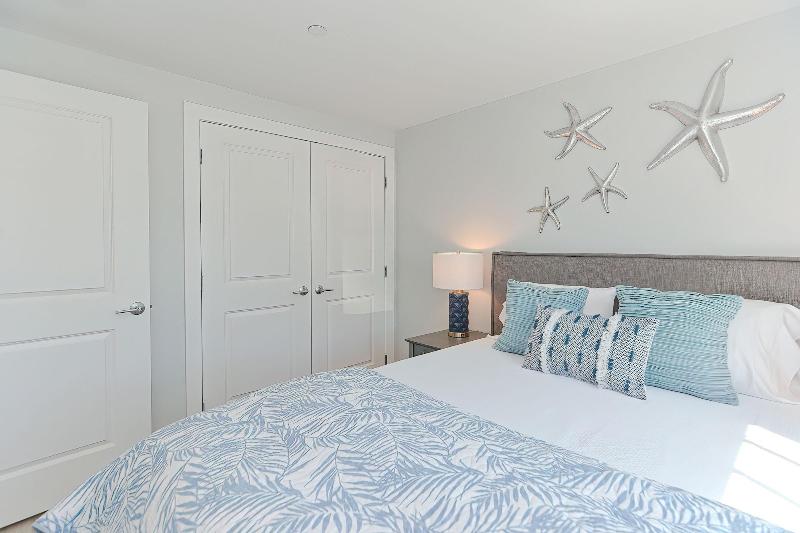 Harbourtown Suites image