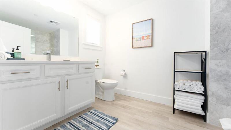 Harbourtown Suites image