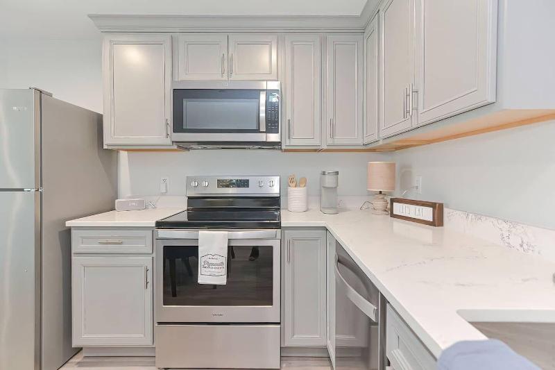 Harbourtown Suites image