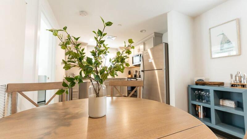 Harbourtown Suites image