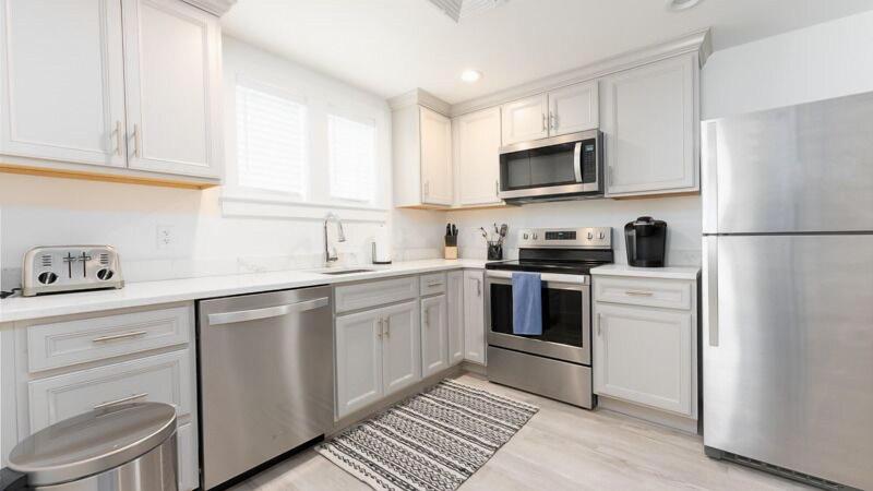 Harbourtown Suites image