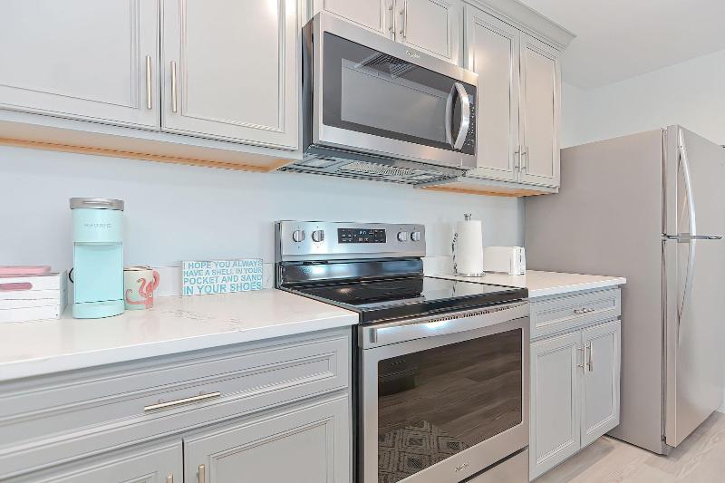 Harbourtown Suites image