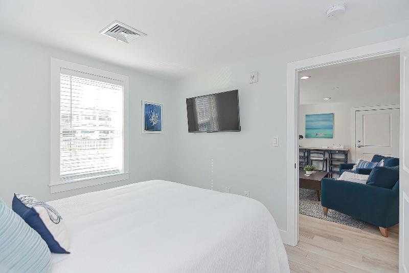Harbourtown Suites image