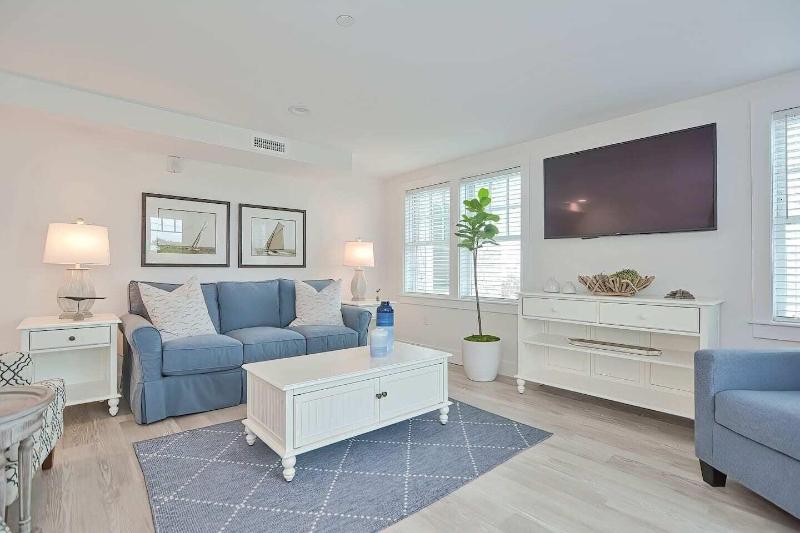 Harbourtown Suites image