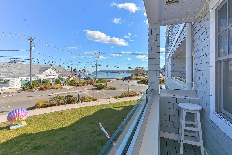 Harbourtown Suites image