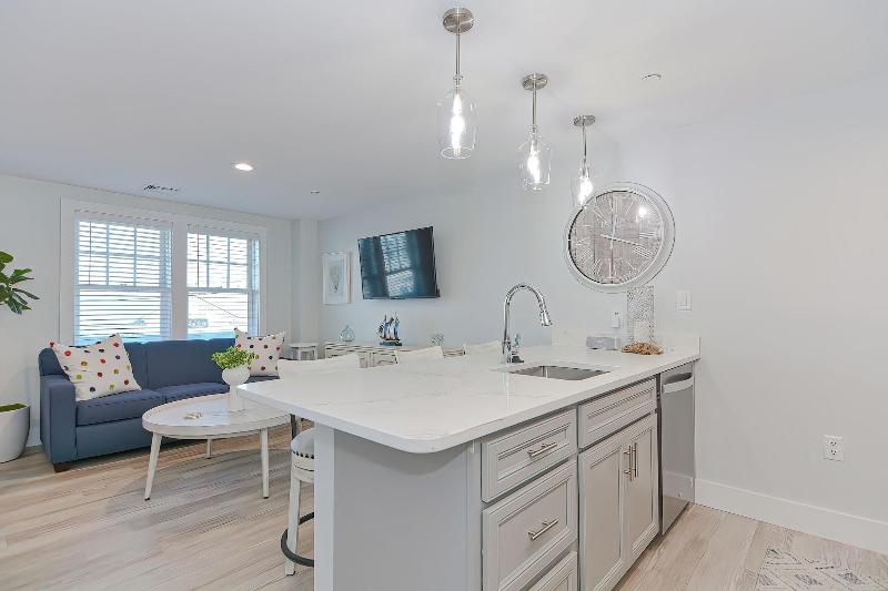 Harbourtown Suites image