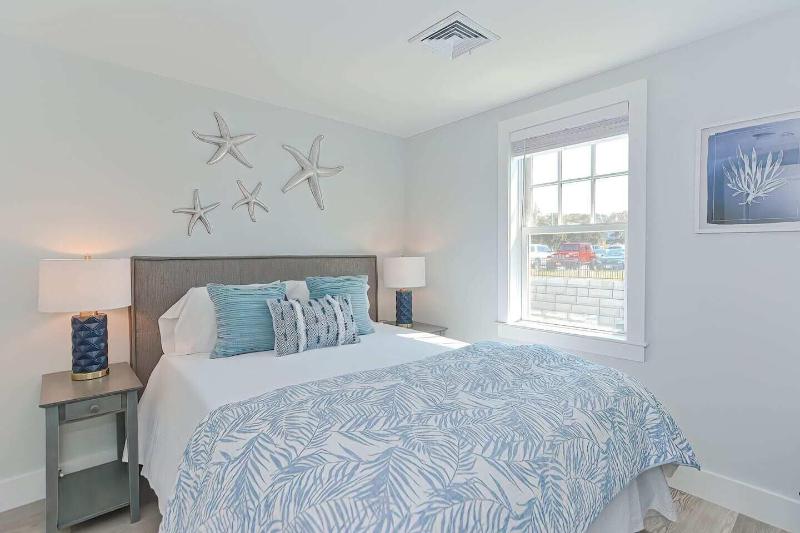 Harbourtown Suites image