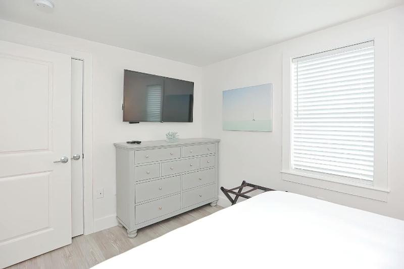Harbourtown Suites image