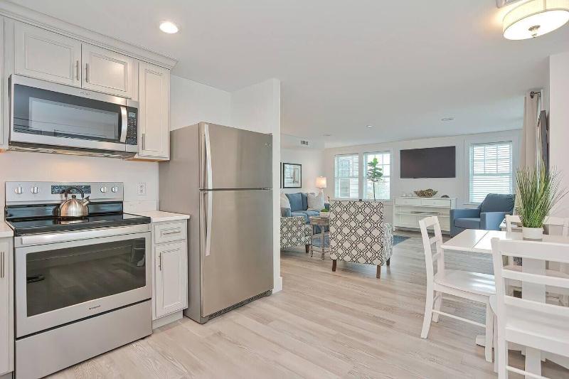 Harbourtown Suites image