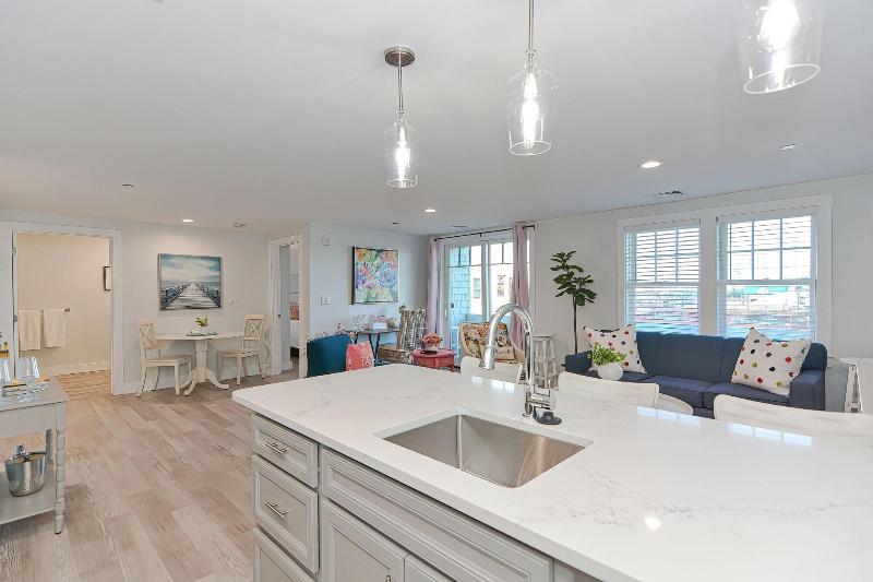 Harbourtown Suites image
