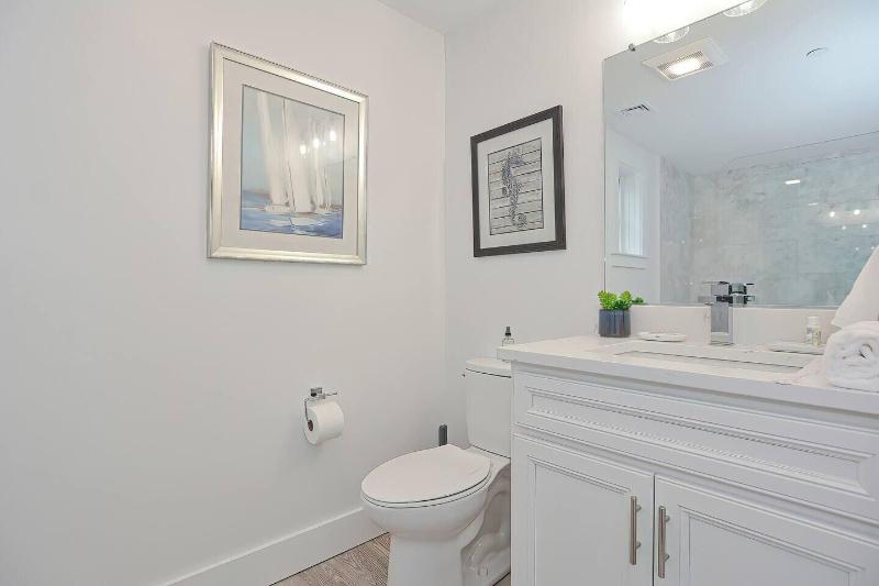 Harbourtown Suites image