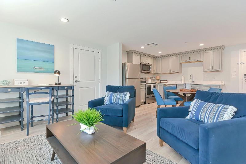 Harbourtown Suites image