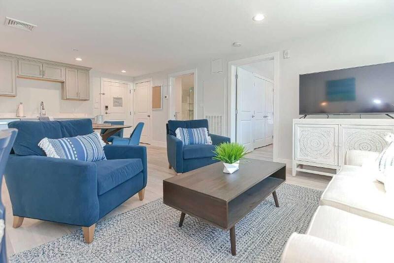Harbourtown Suites image