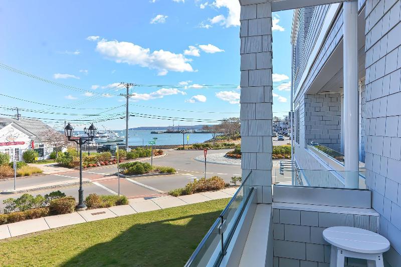 Harbourtown Suites image